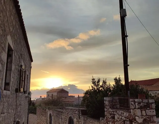 Elia Luxury אראופוליס