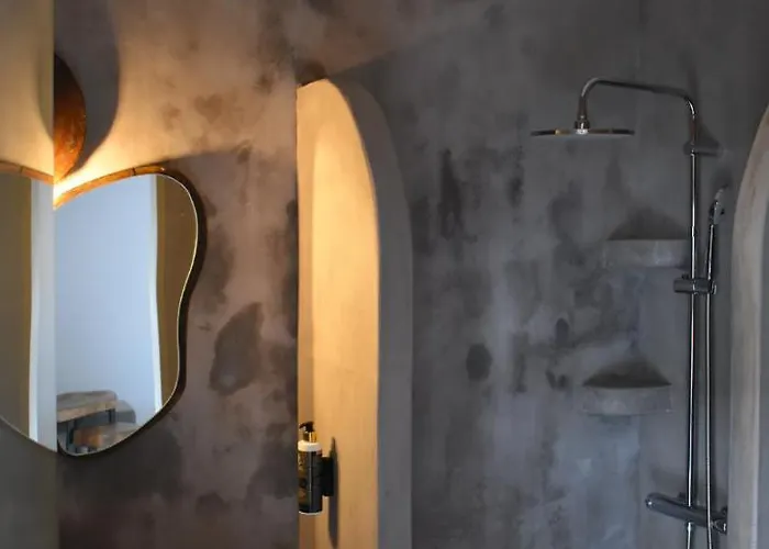 Πανσιόν Elia Luxury 4*